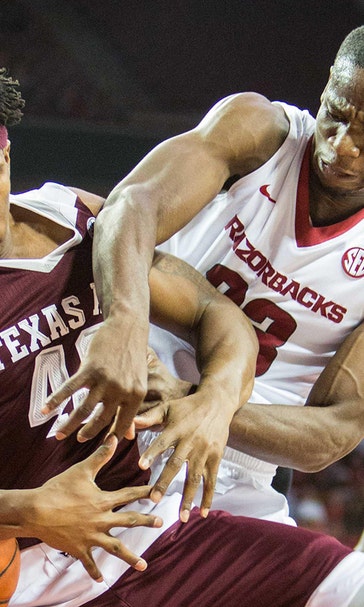 No. 5 Texas A&M's 10-game win streak snapped by Arkansas